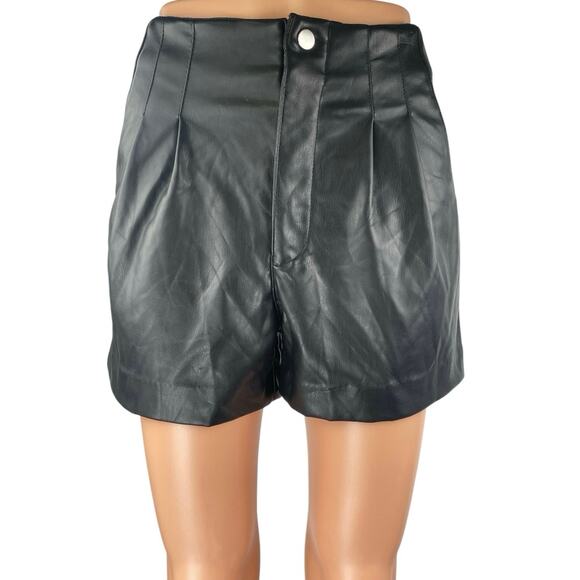 H&M Divided Black Faux Vegan Leather Pleated High Waisted Straight Leg Shorts 2 - Picture 1 of 5